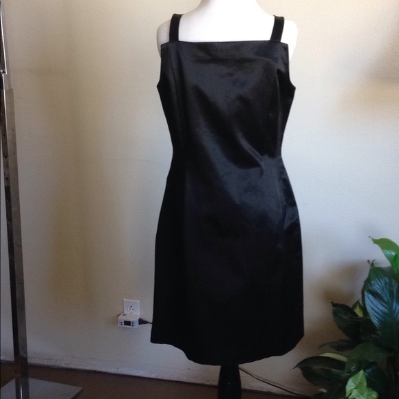 Black Dress - Picture 3 of 5